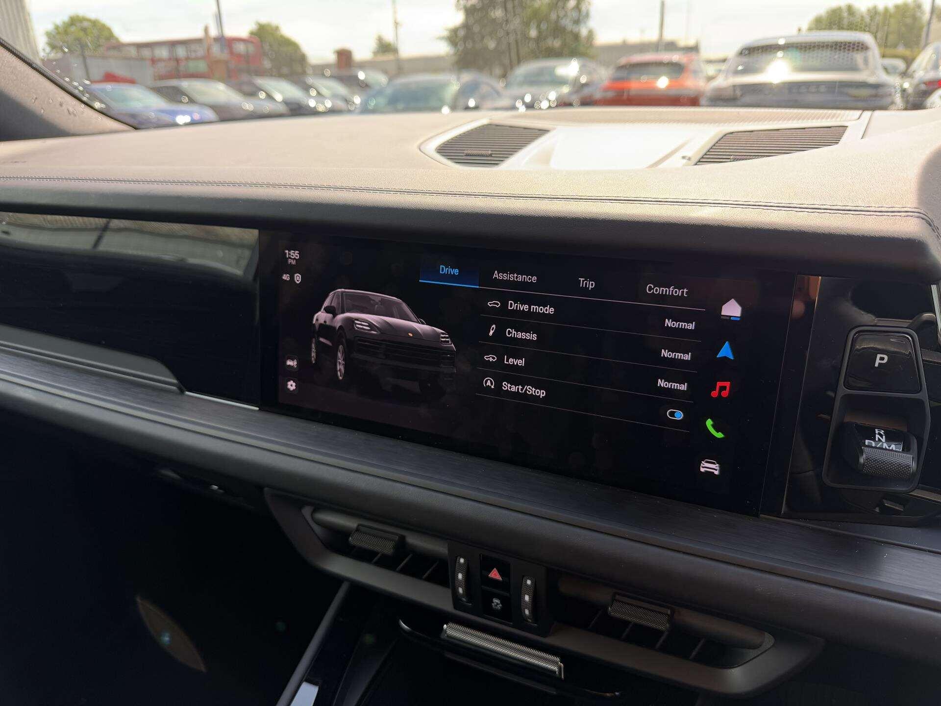 Porsche Cayenne view 27