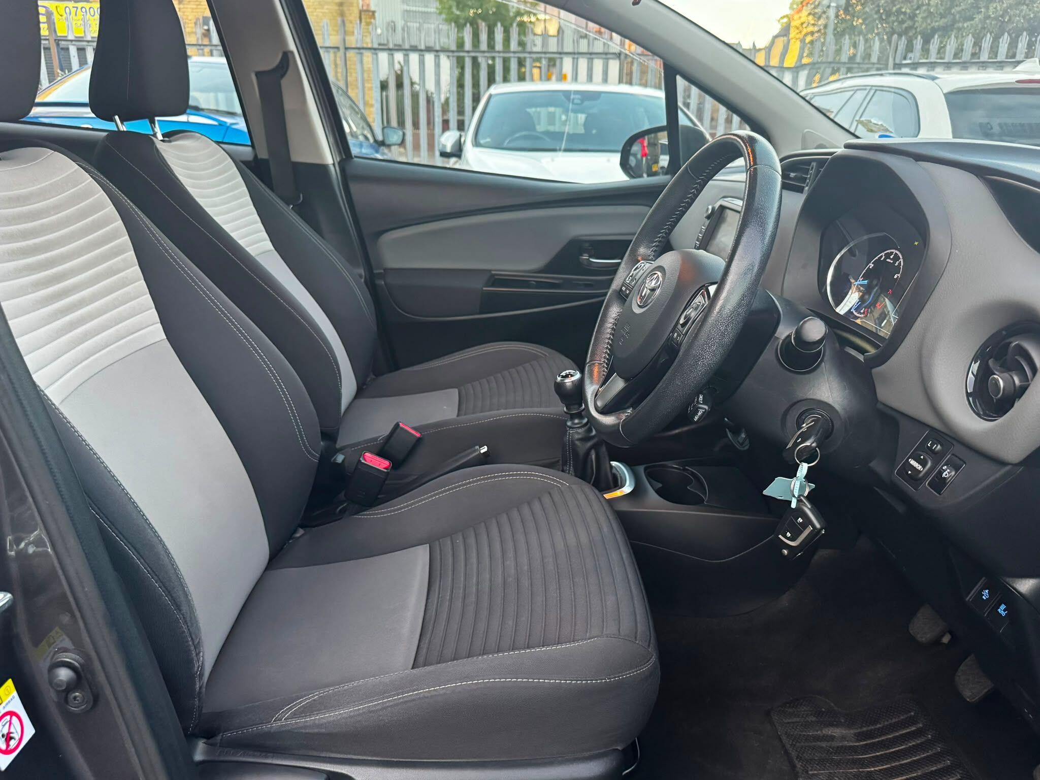 Toyota Yaris view 14