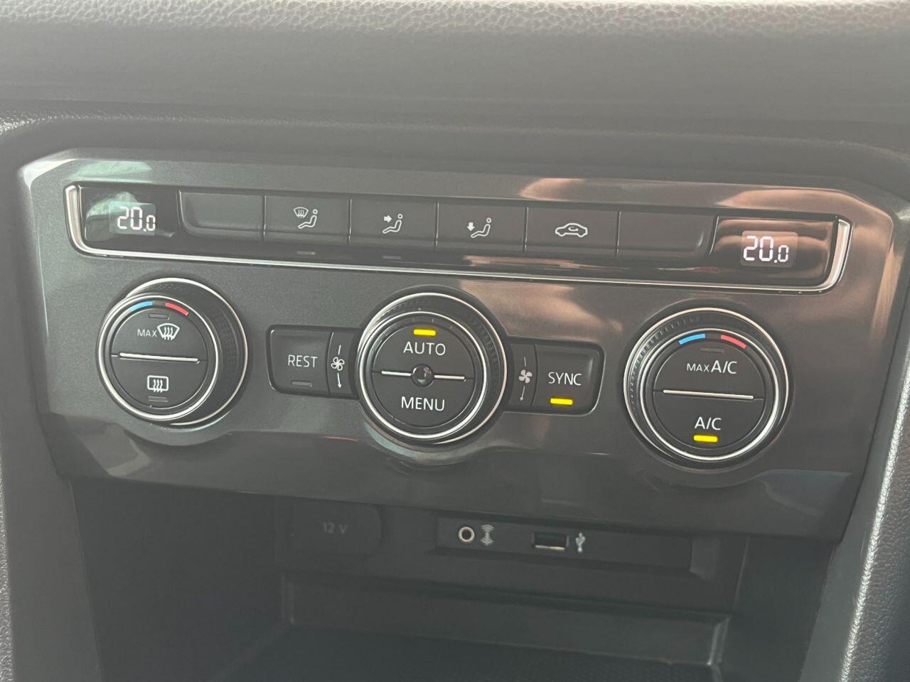 Volkswagen Tiguan view 21