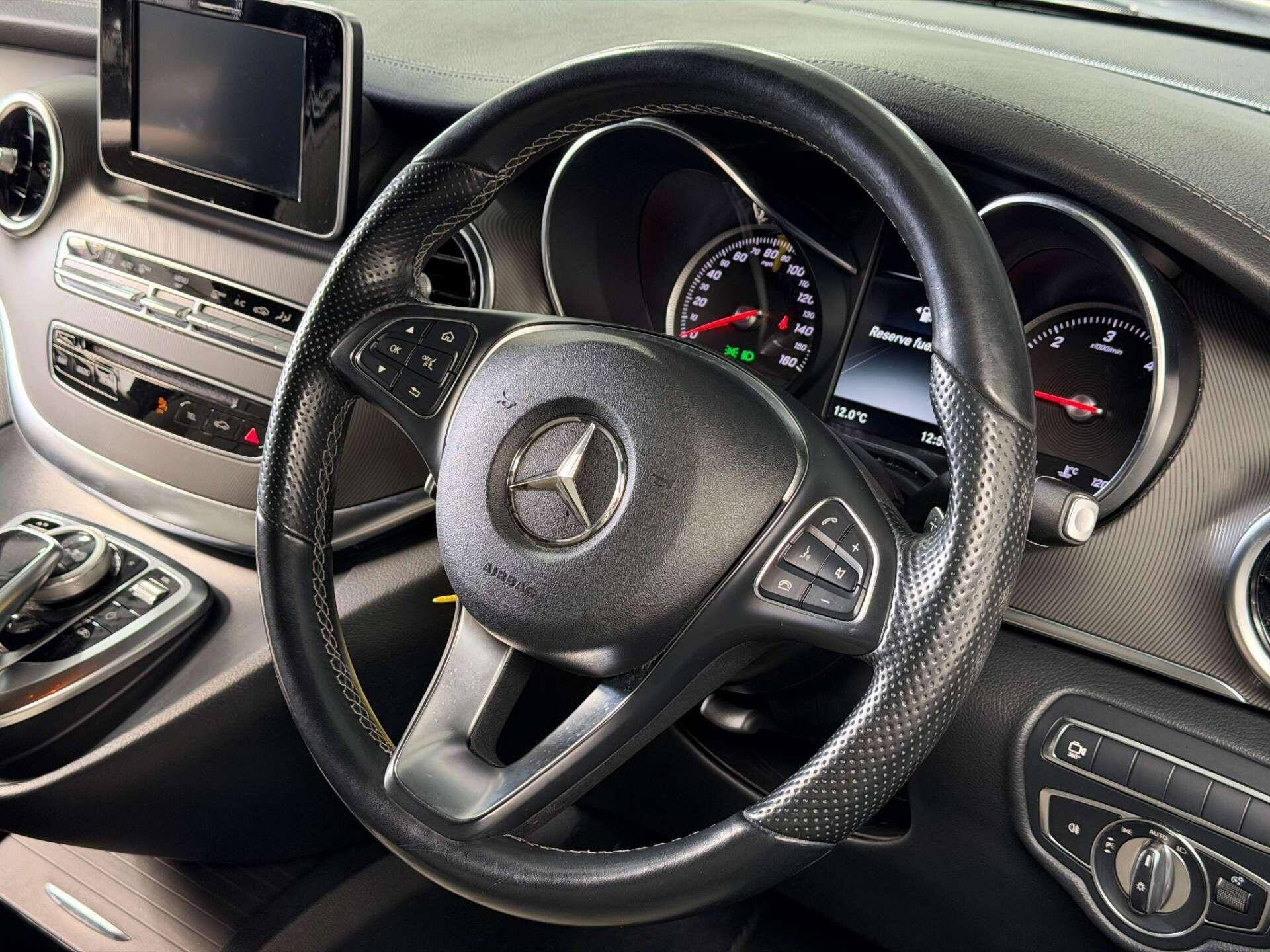 Mercedes-Benz V Class view 16
