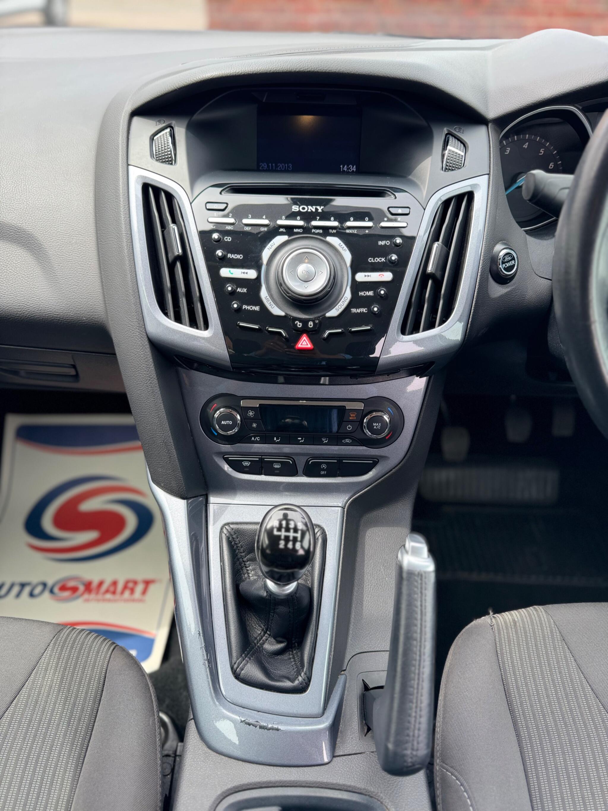 Ford Focus view 18