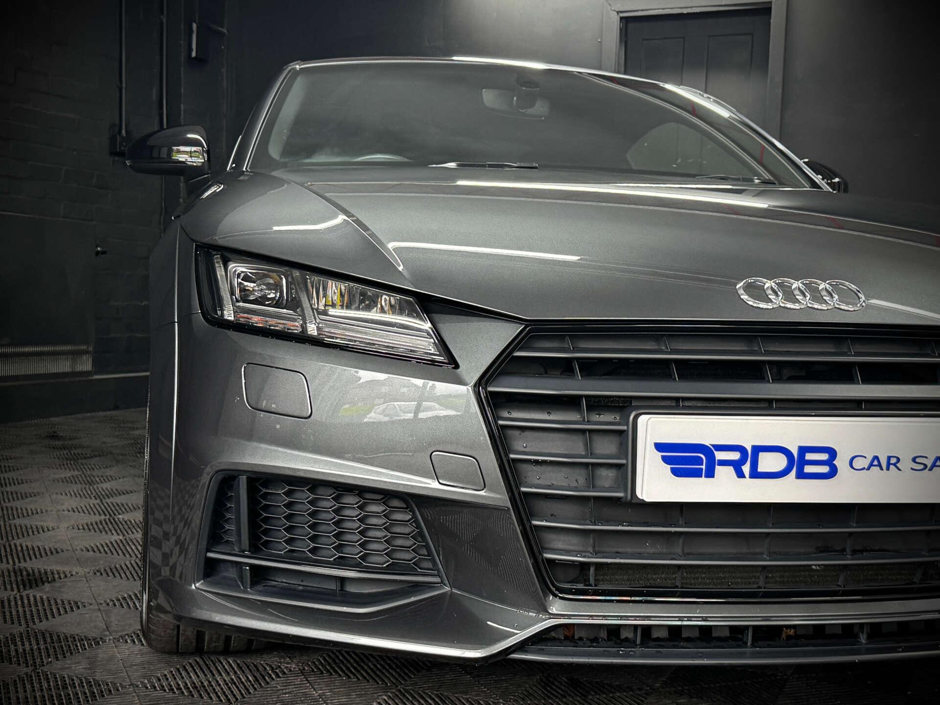 Audi TT view 10