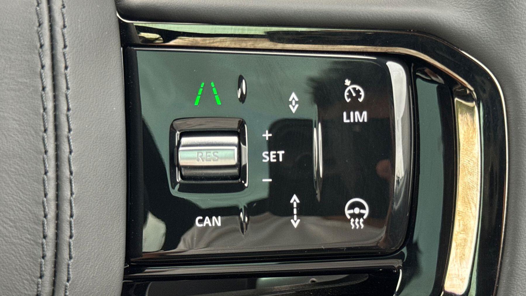 Land Rover Range Rover Sport view 40