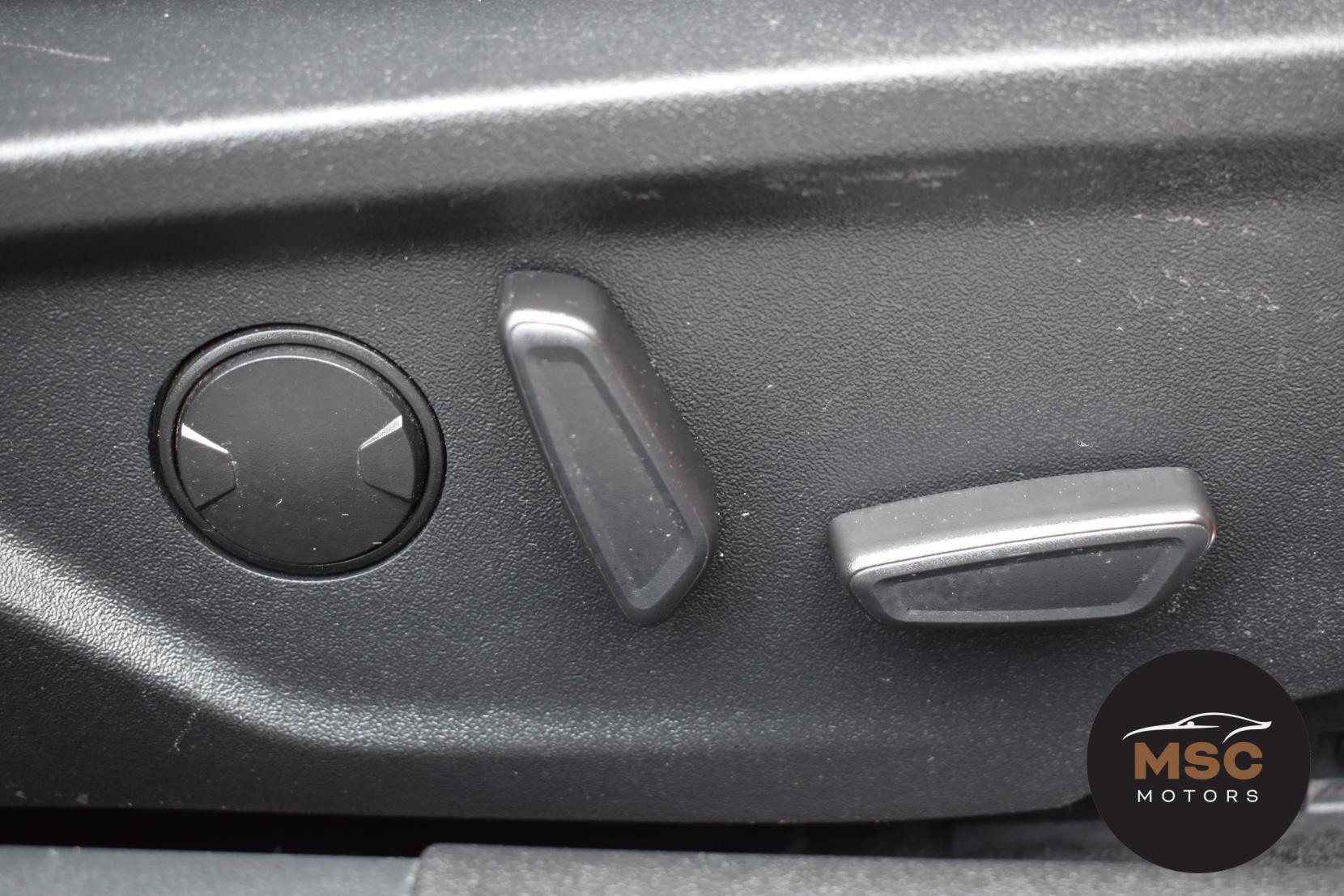 Ford Focus view 32