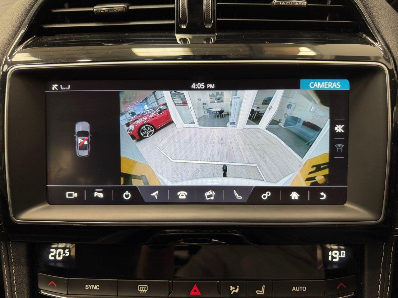 Jaguar F-Pace view 44