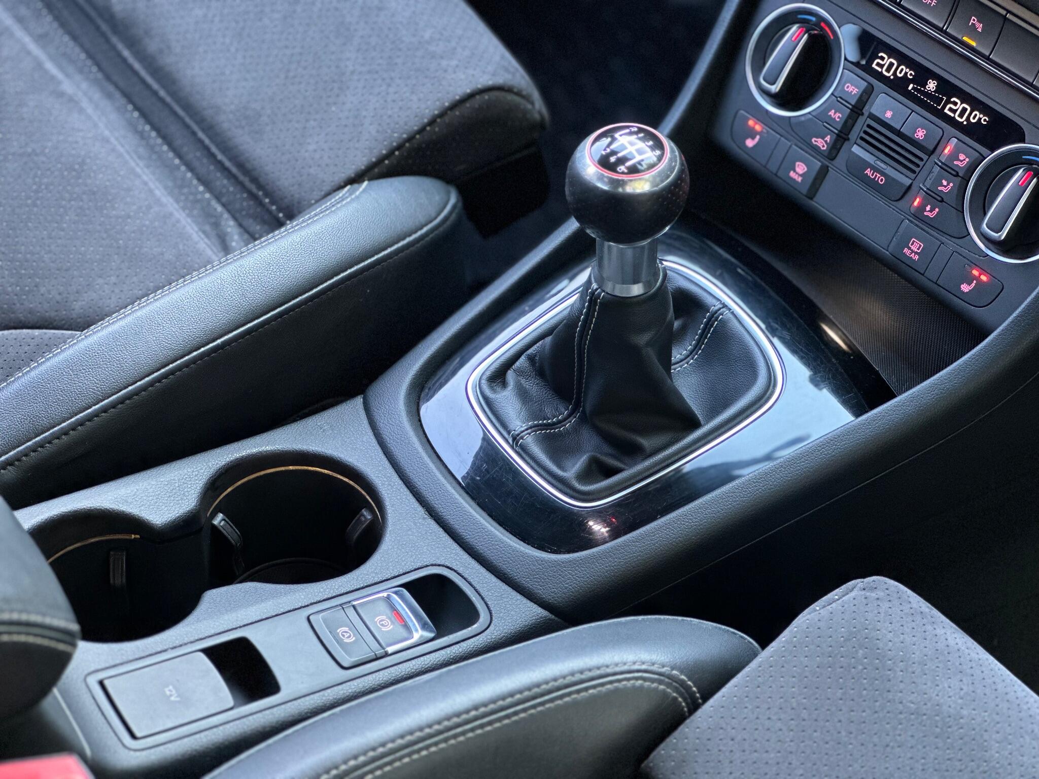 Audi Q3 view 14