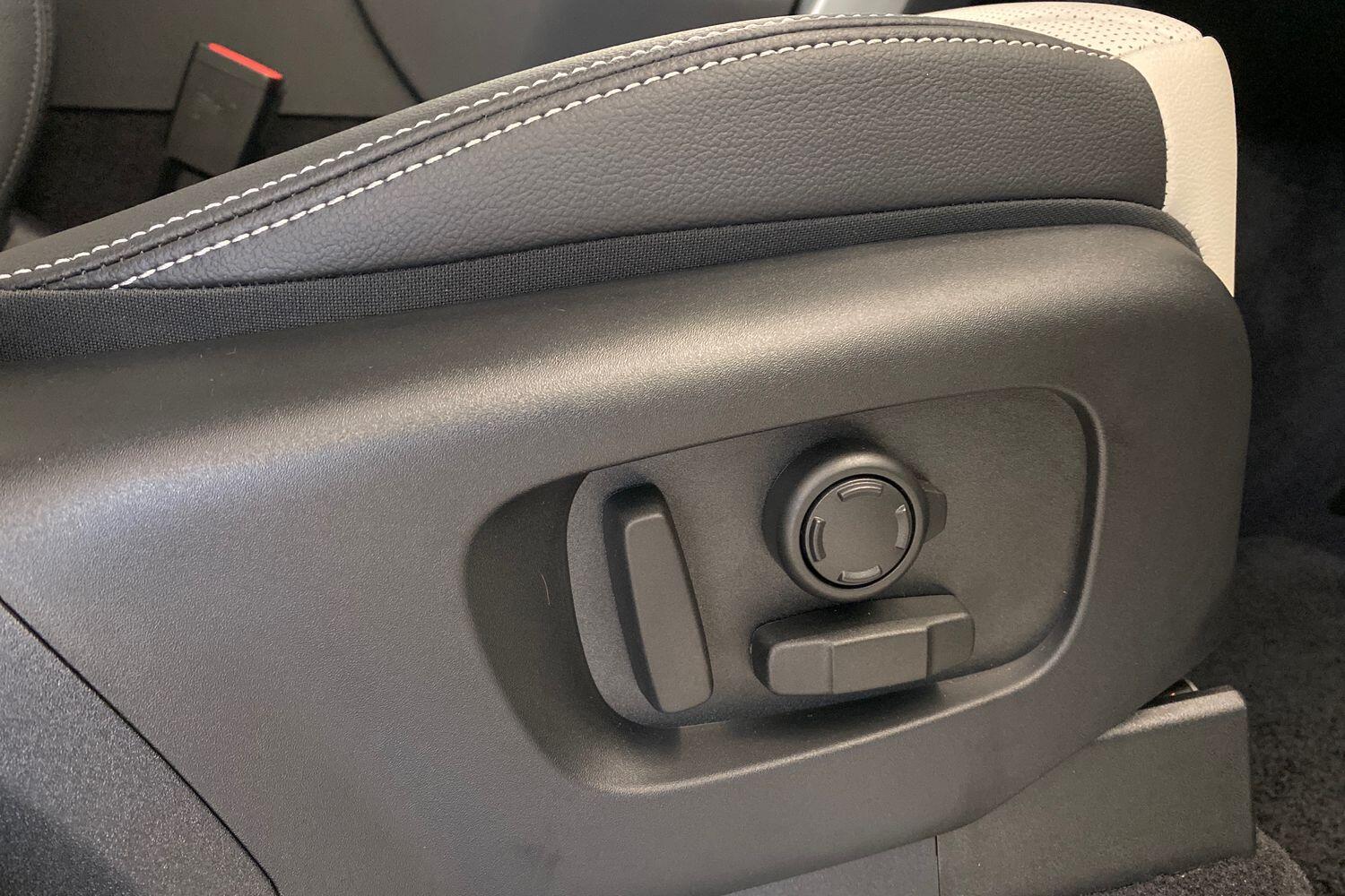 Land Rover Discovery view 31