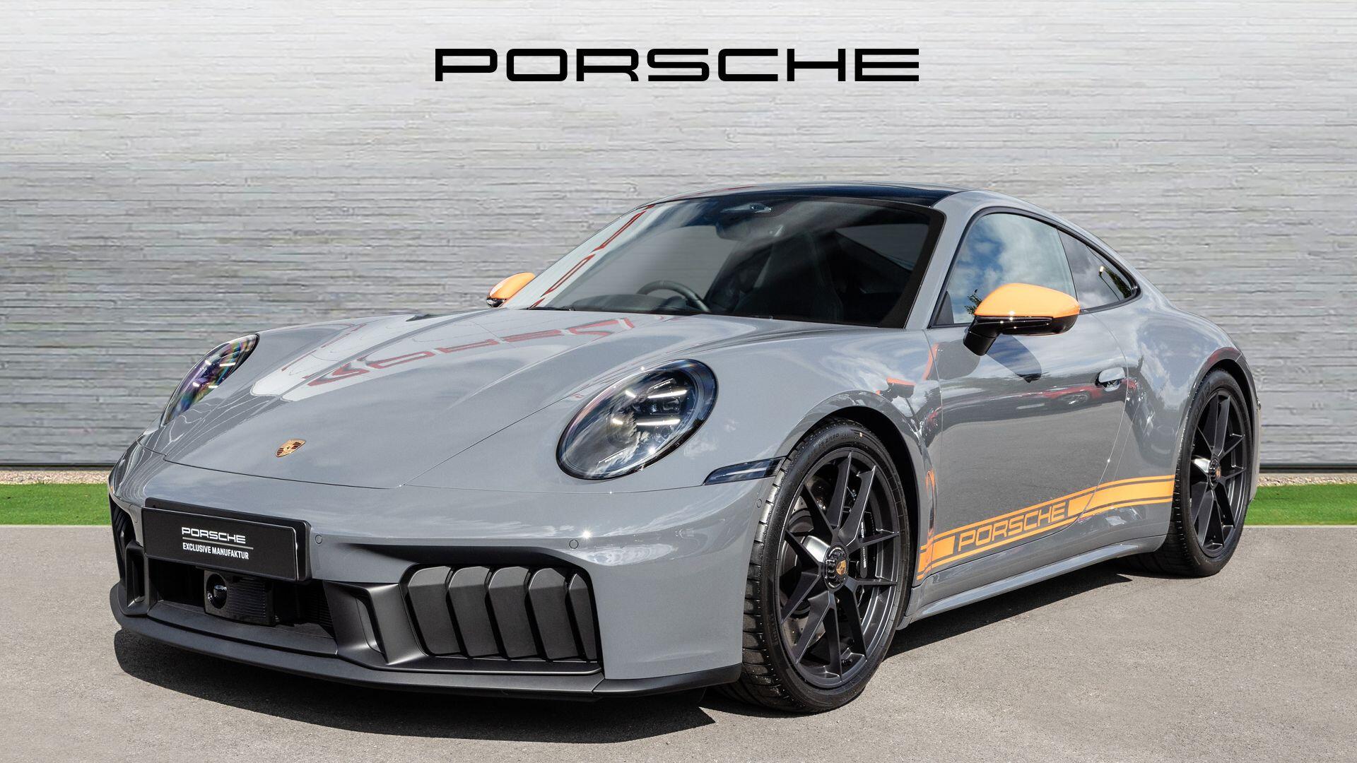 Porsche 911 view 3