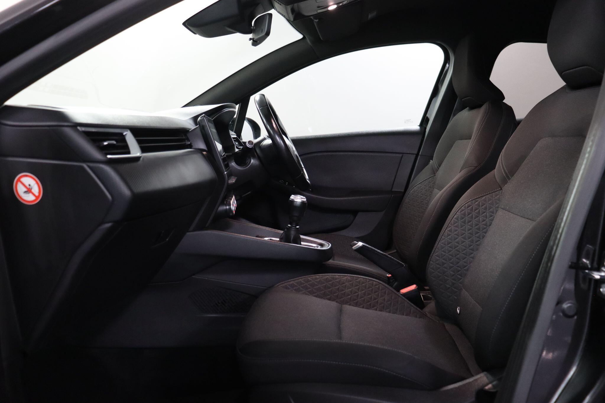 Renault Clio view 42