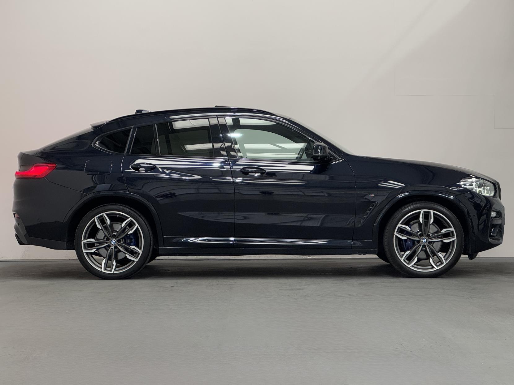 BMW X4 view 18