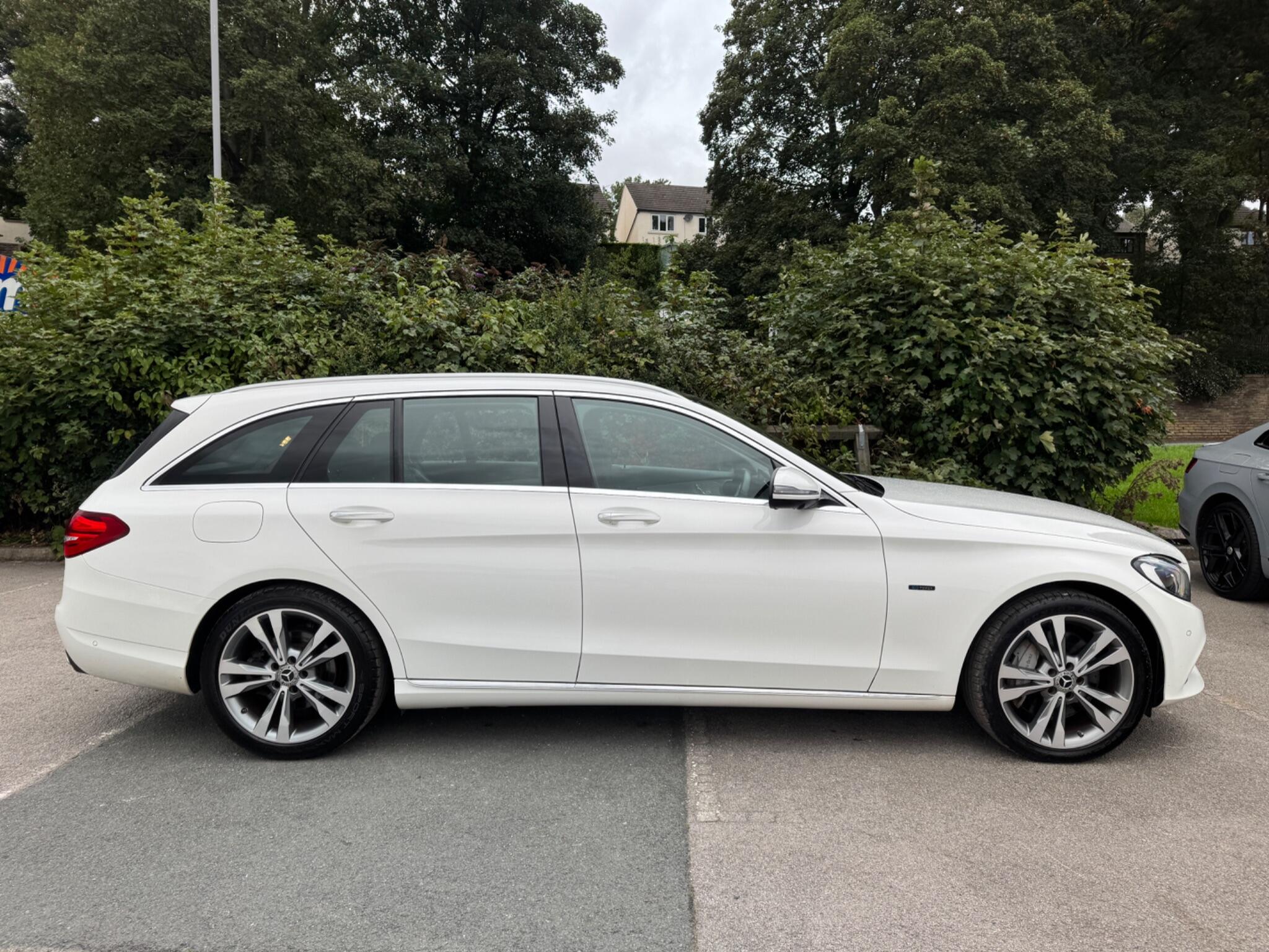 Mercedes-Benz C-Class view 4