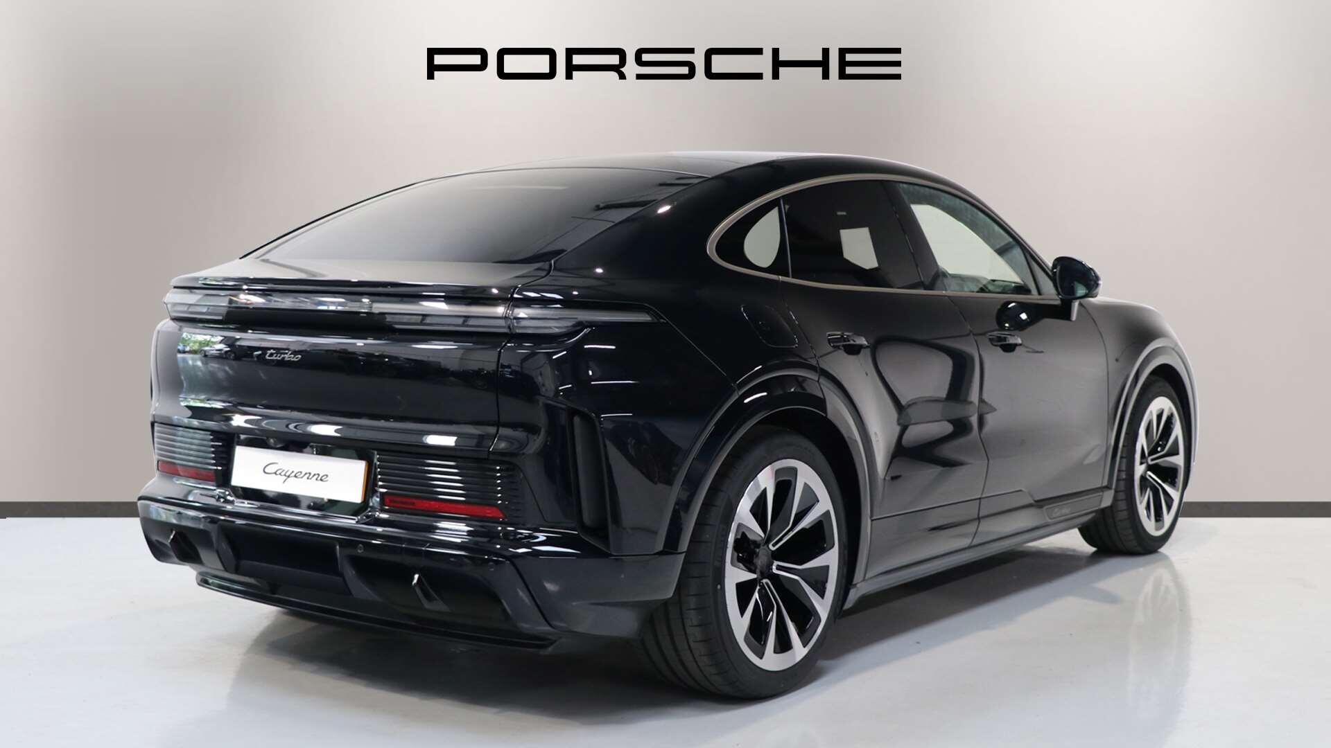 Porsche Cayenne view 3
