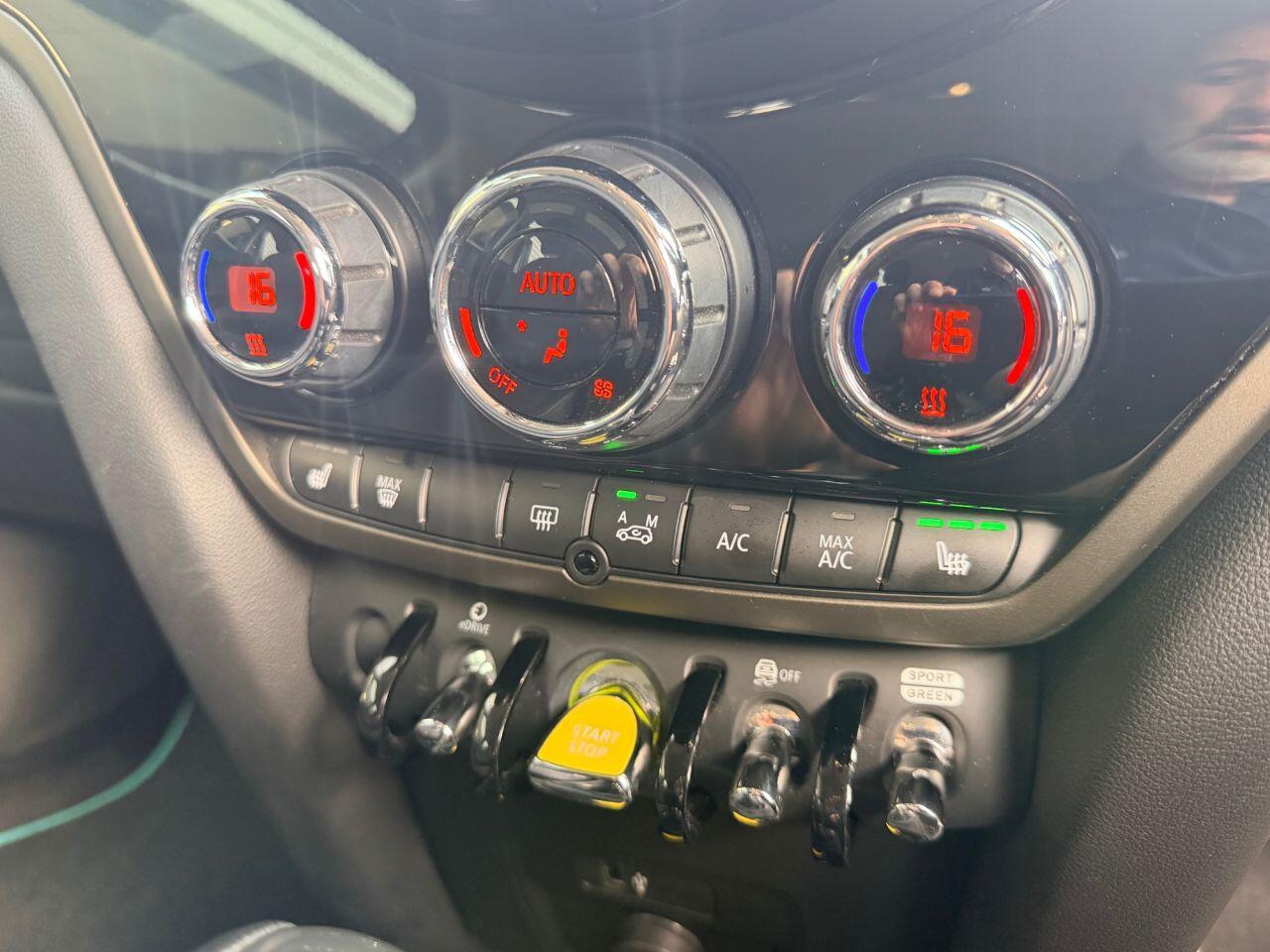 Mini Countryman view 24