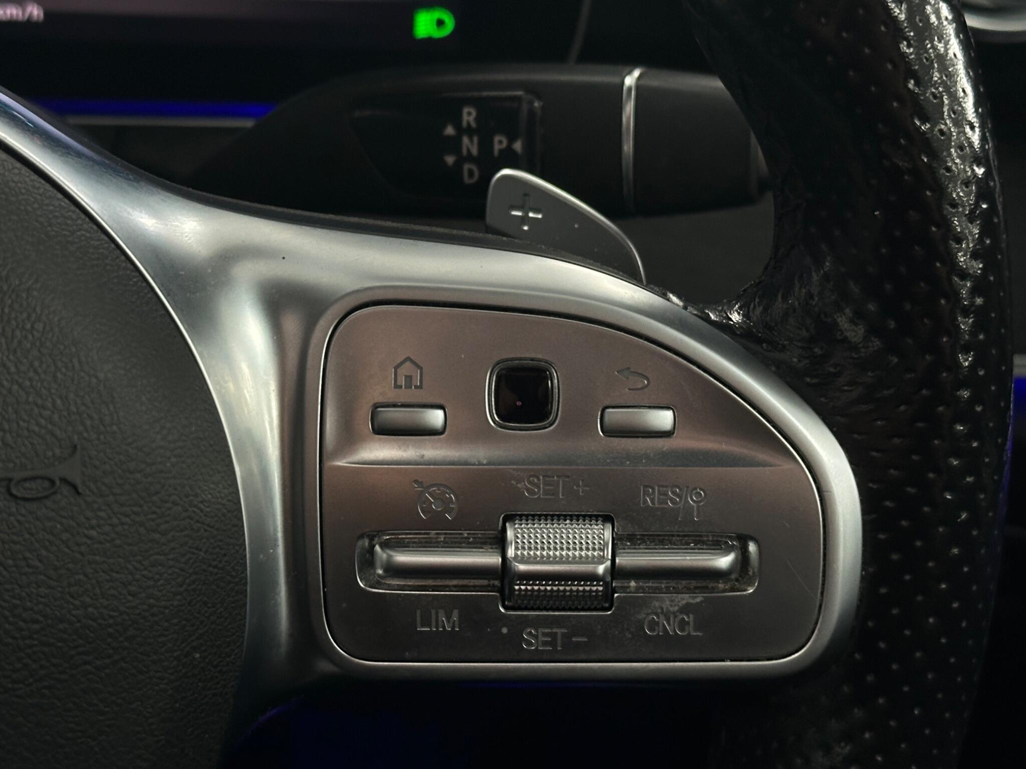 Mercedes-Benz E Class view 27