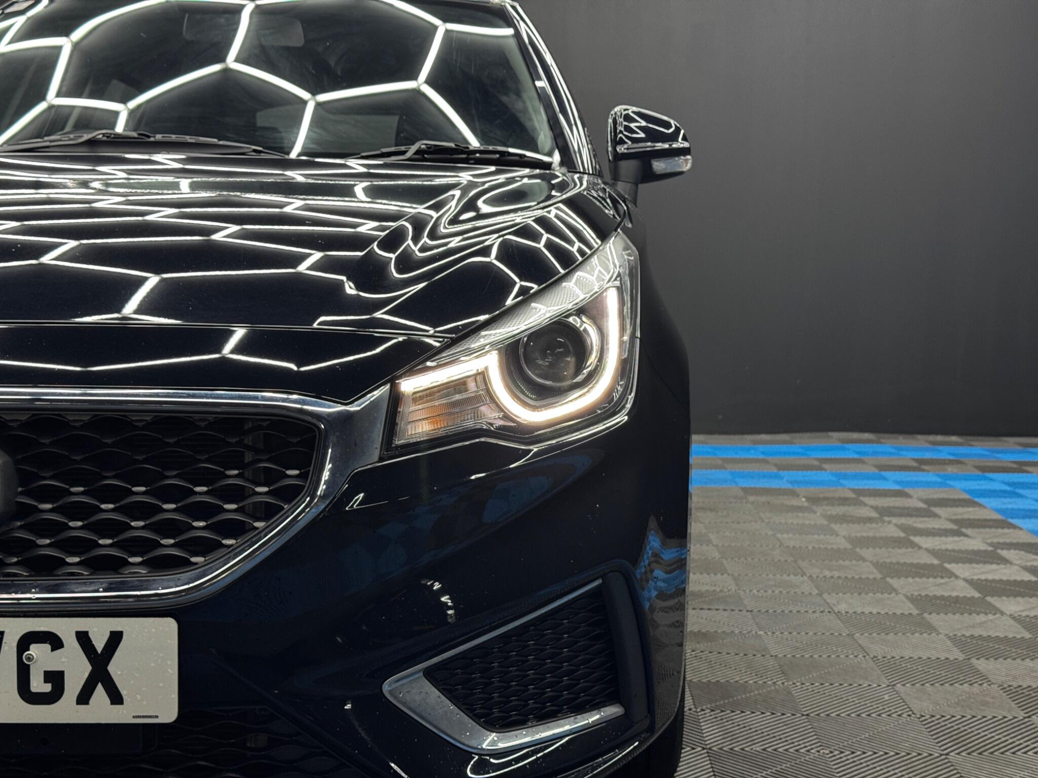 MG MG3 view 40