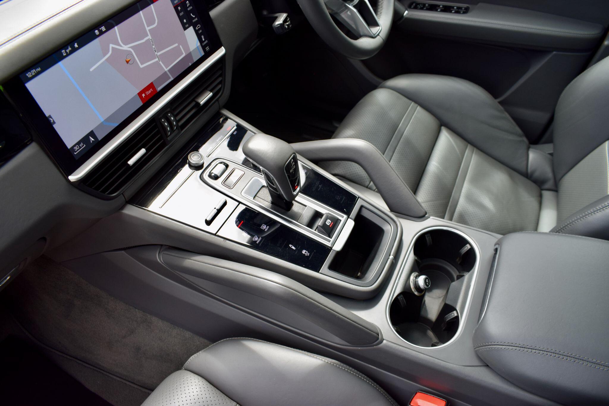 Porsche Cayenne view 9