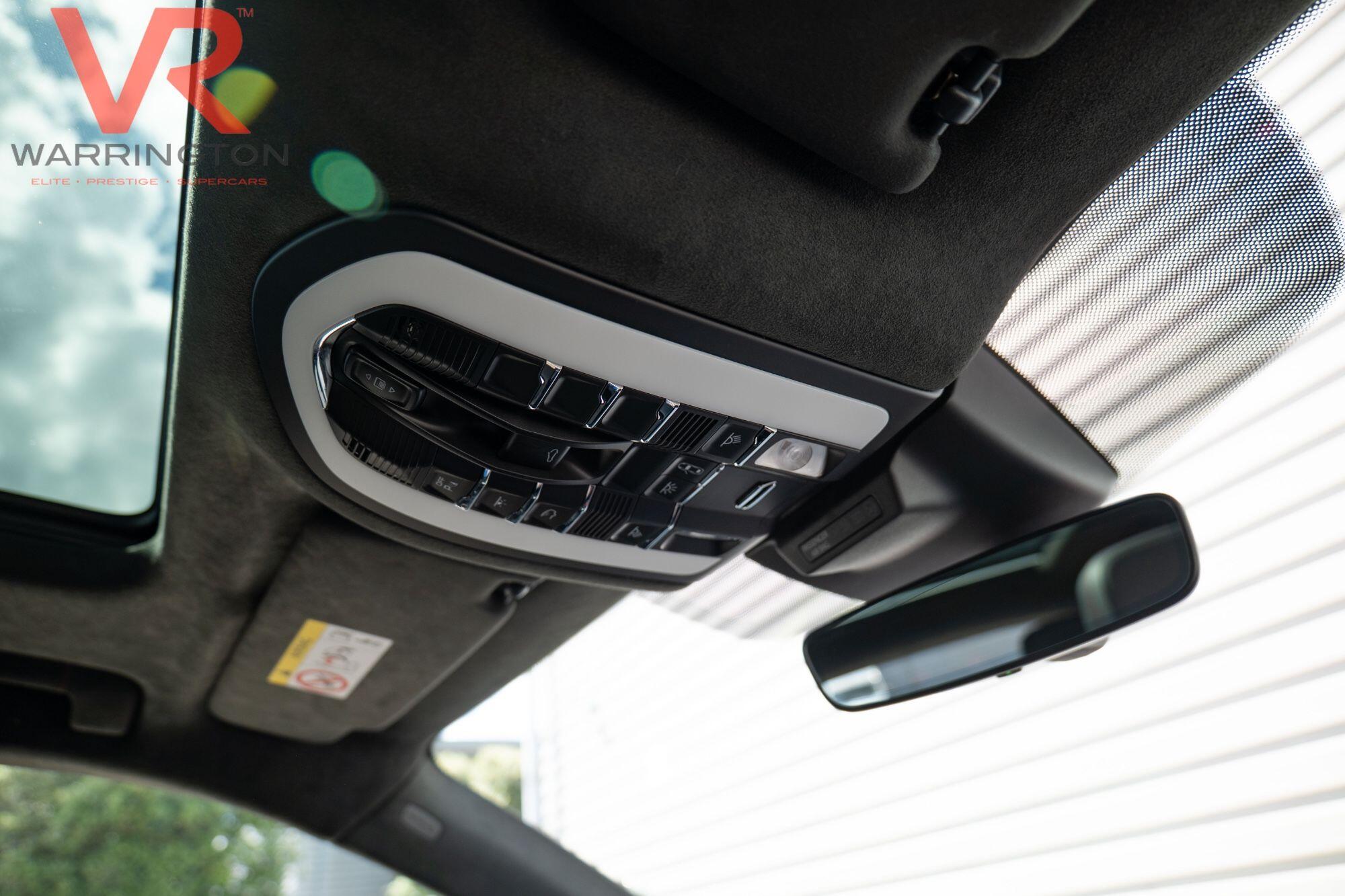 Porsche Macan view 41