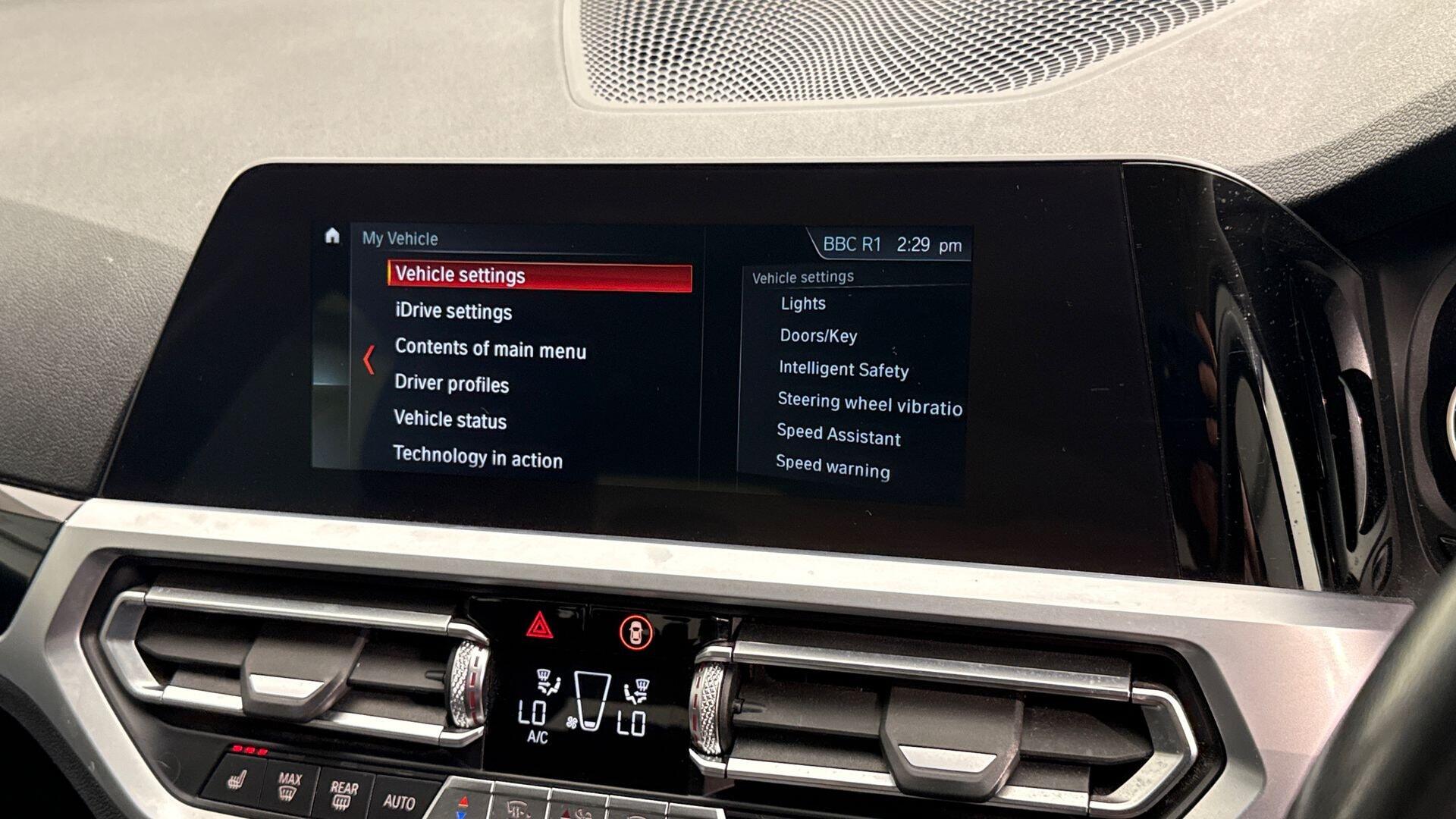 BMW 3 Series view 28