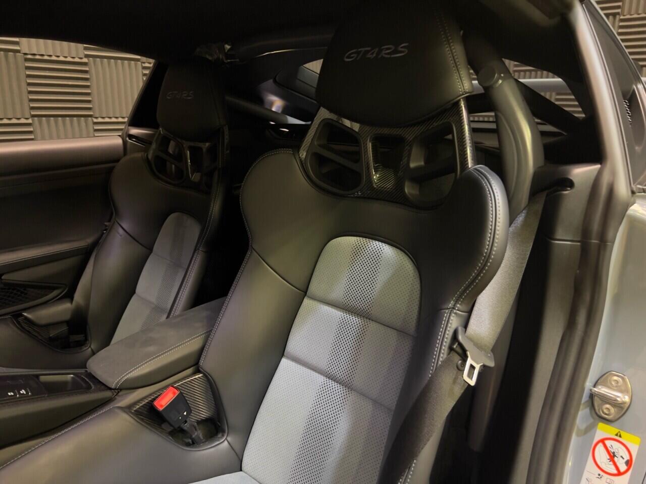 Porsche 718 Cayman view 27