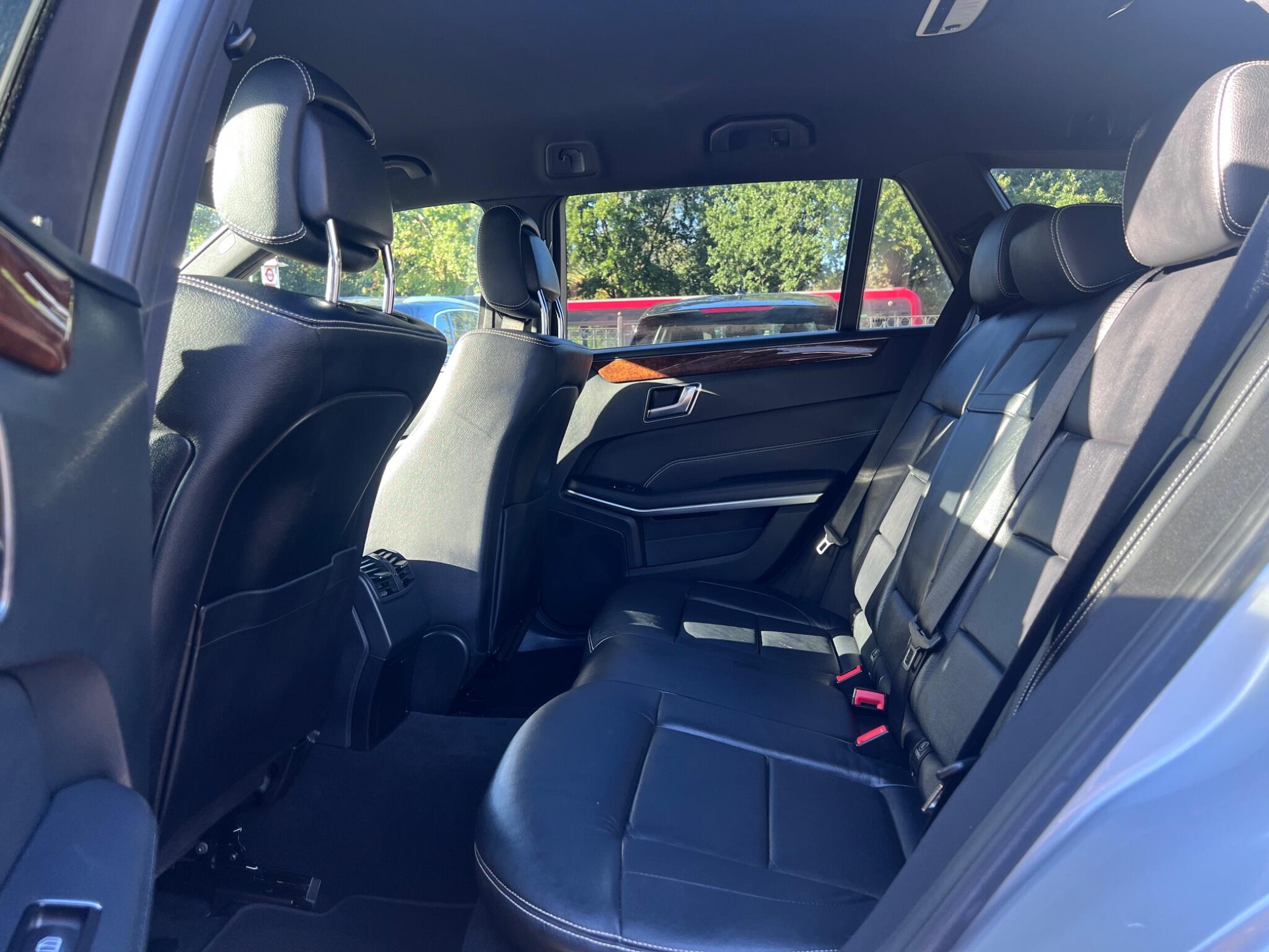 Mercedes-Benz E Class view 31