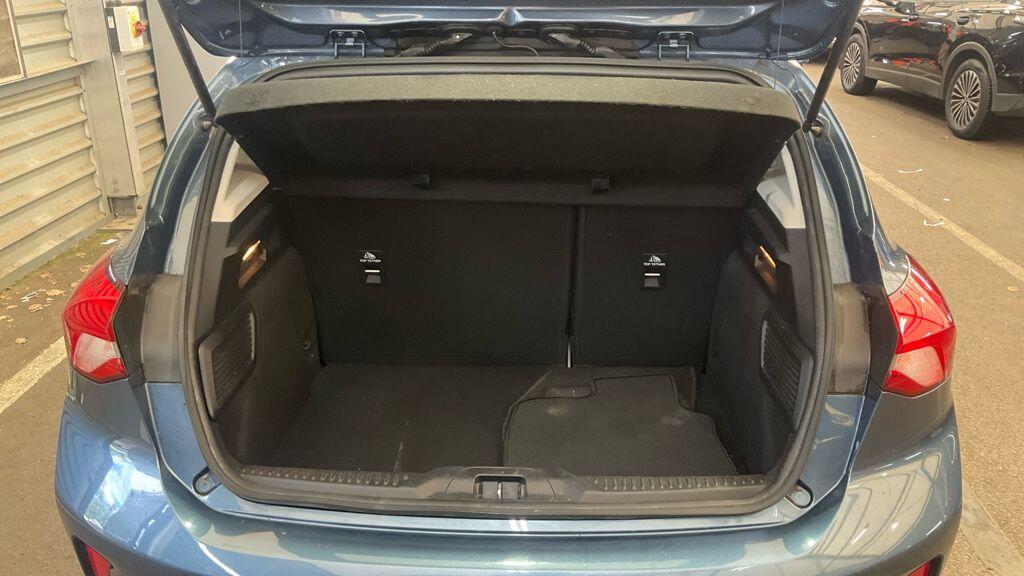 Ford Focus view 13