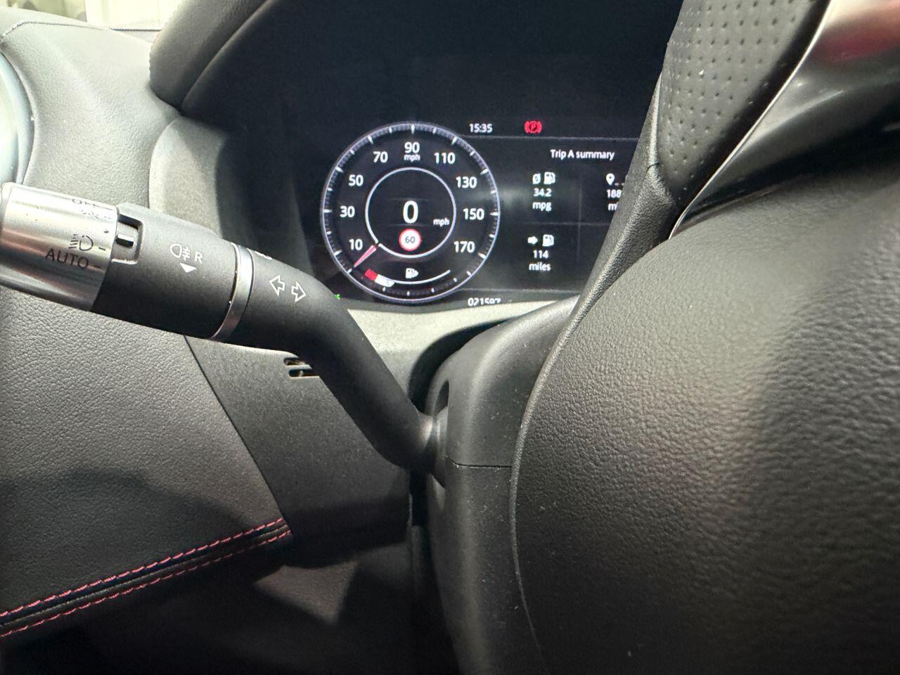 Jaguar Xe view 39