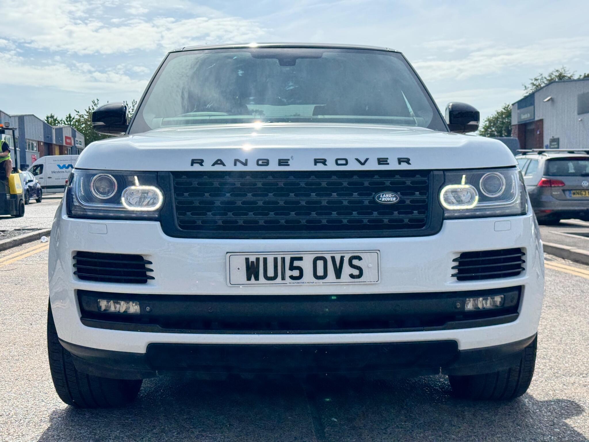 Land Rover Range Rover view 2