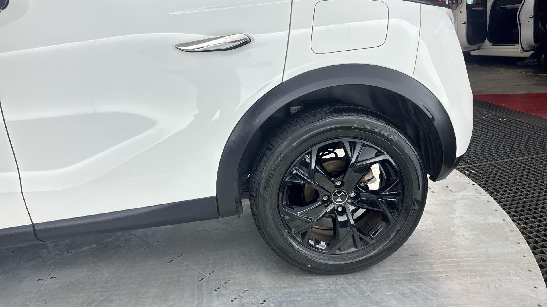 DS Automobiles DS 3 Crossback view 22