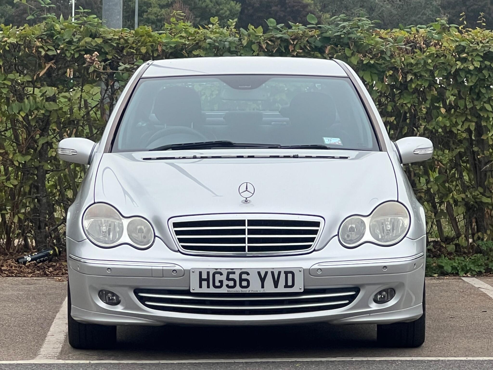 Mercedes-Benz C-Class view 3
