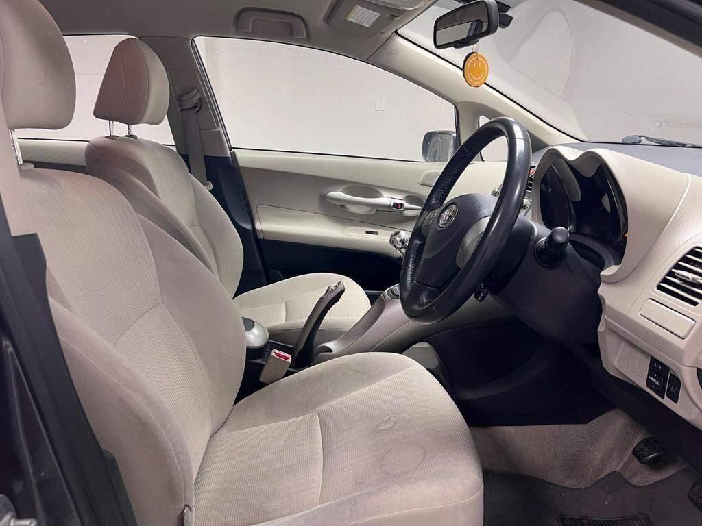 Toyota Auris view 12