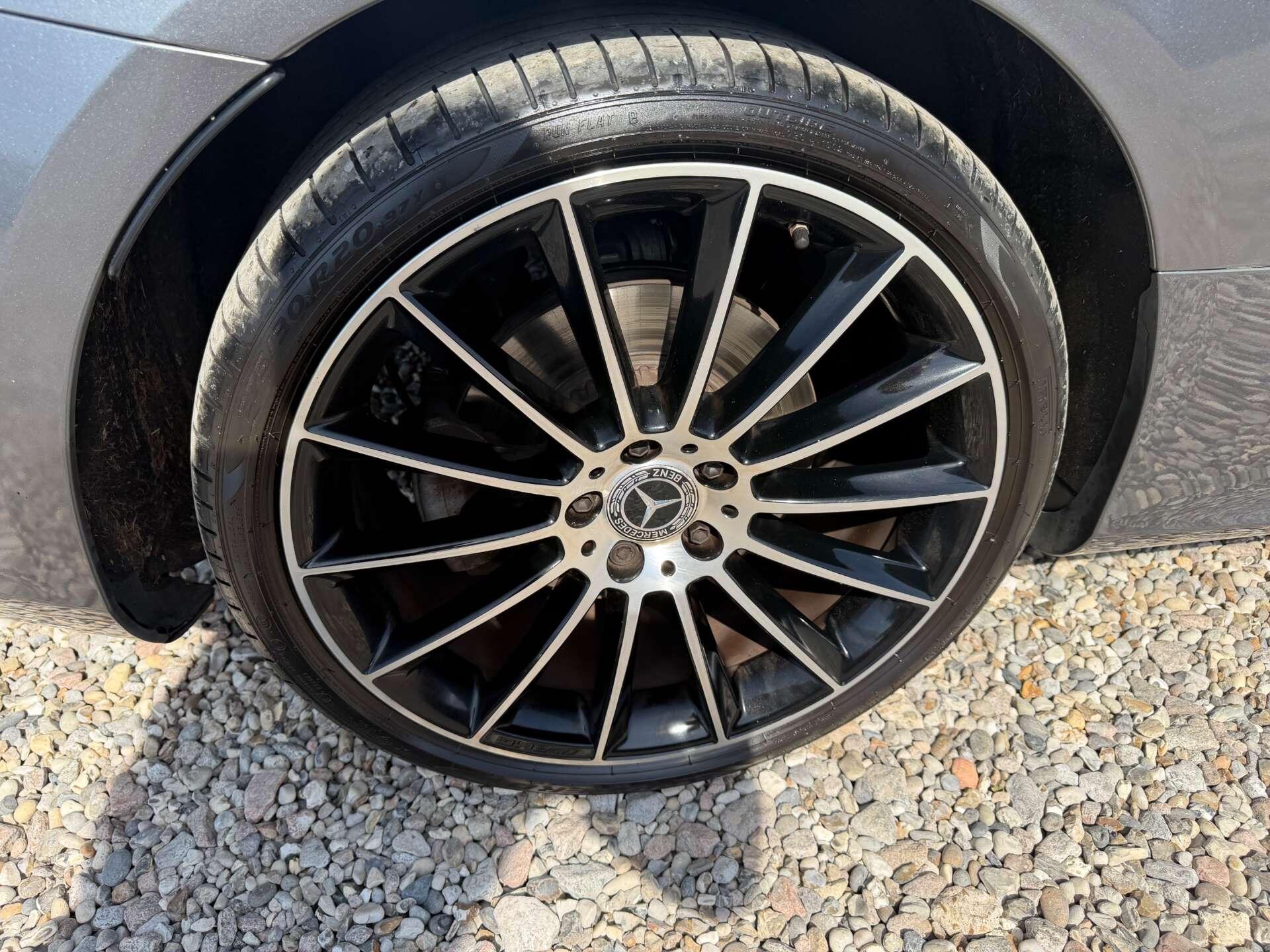 Mercedes-Benz E-Class view 14