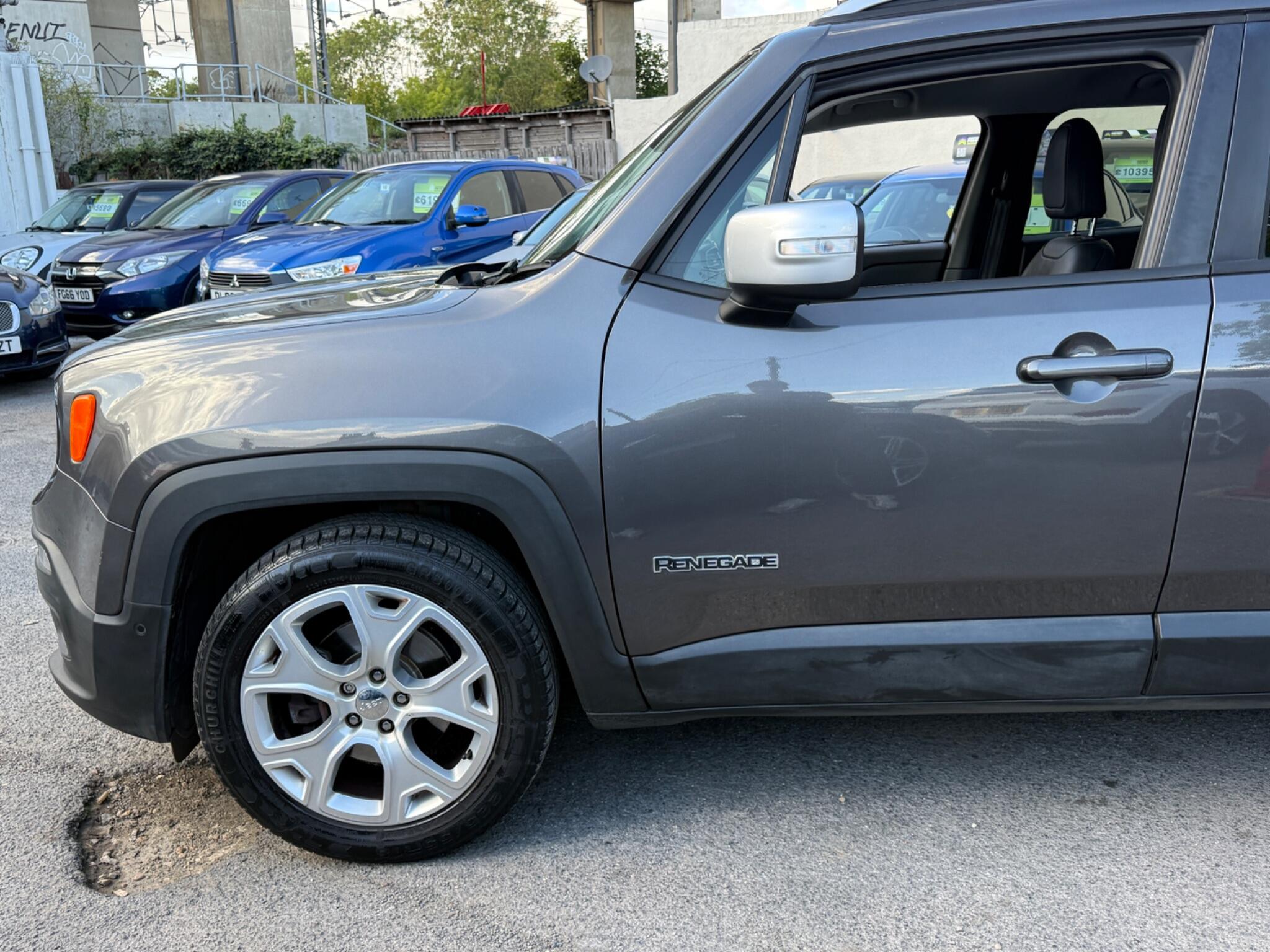 Jeep Renegade - Image 11