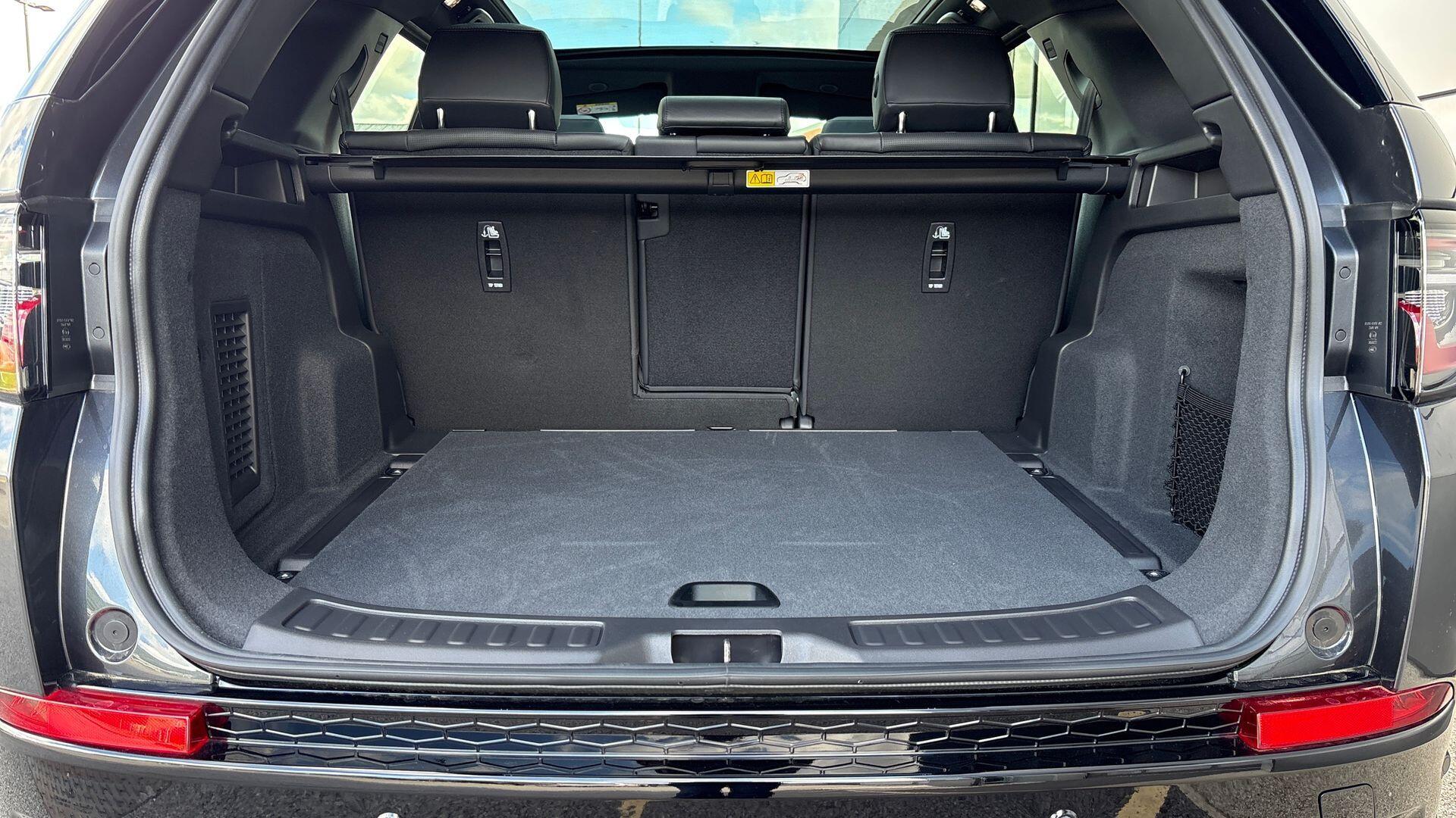Land Rover Discovery Sport view 10
