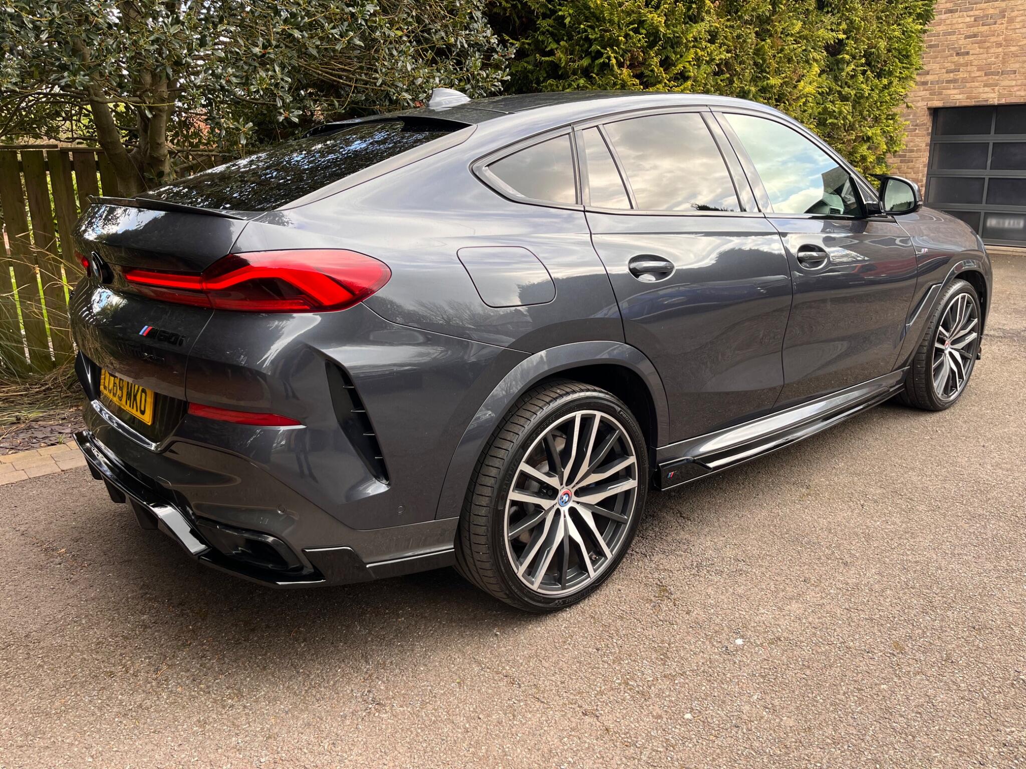 BMW X6 view 25