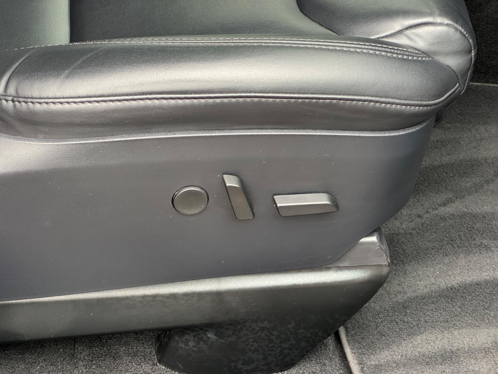 Tesla Model X view 30