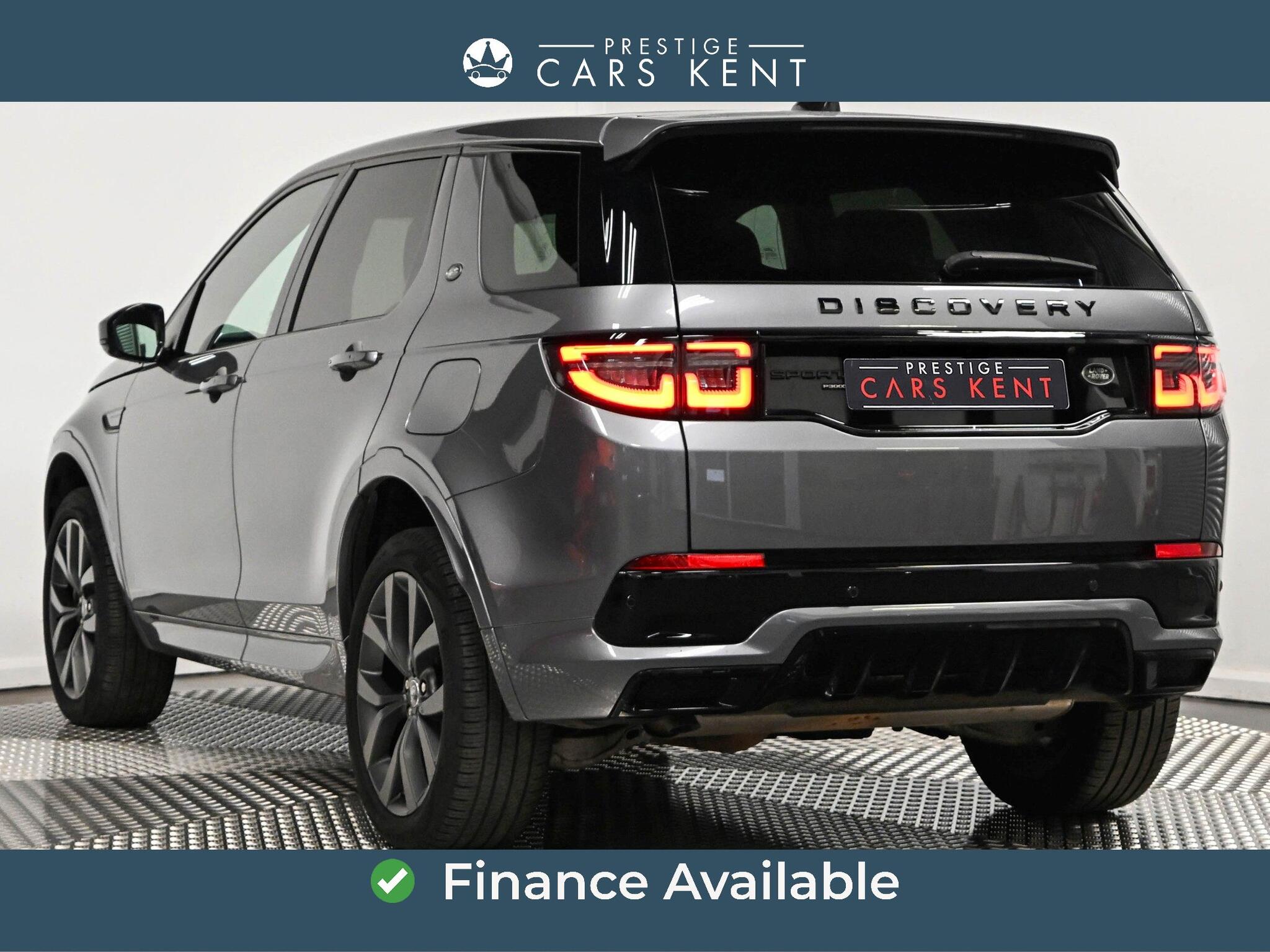 Land Rover Discovery Sport view 3