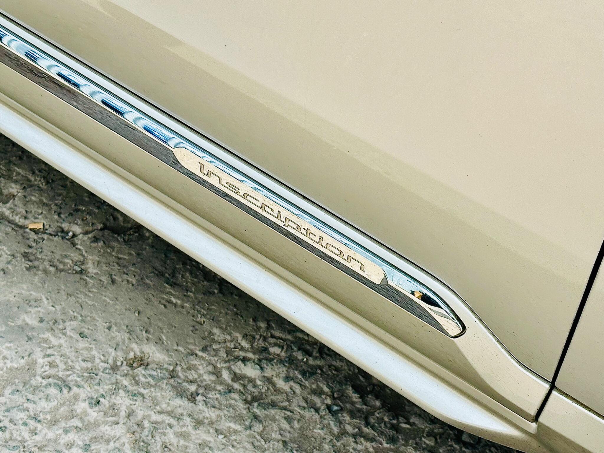 Volvo XC90 view 4