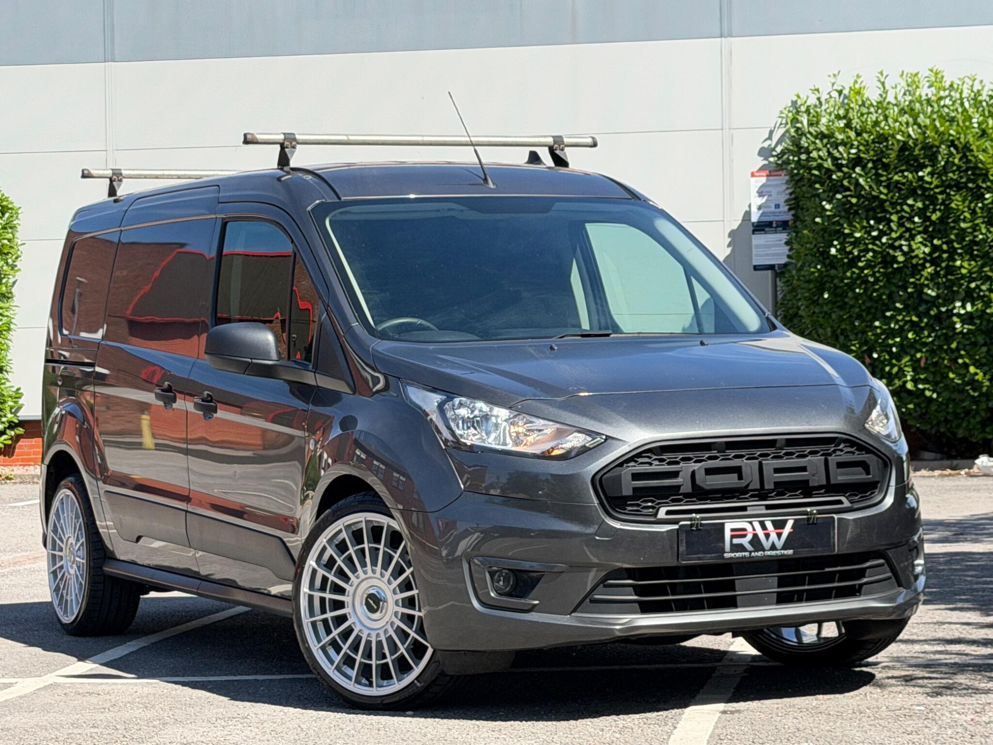Ford Transit Connect view 3