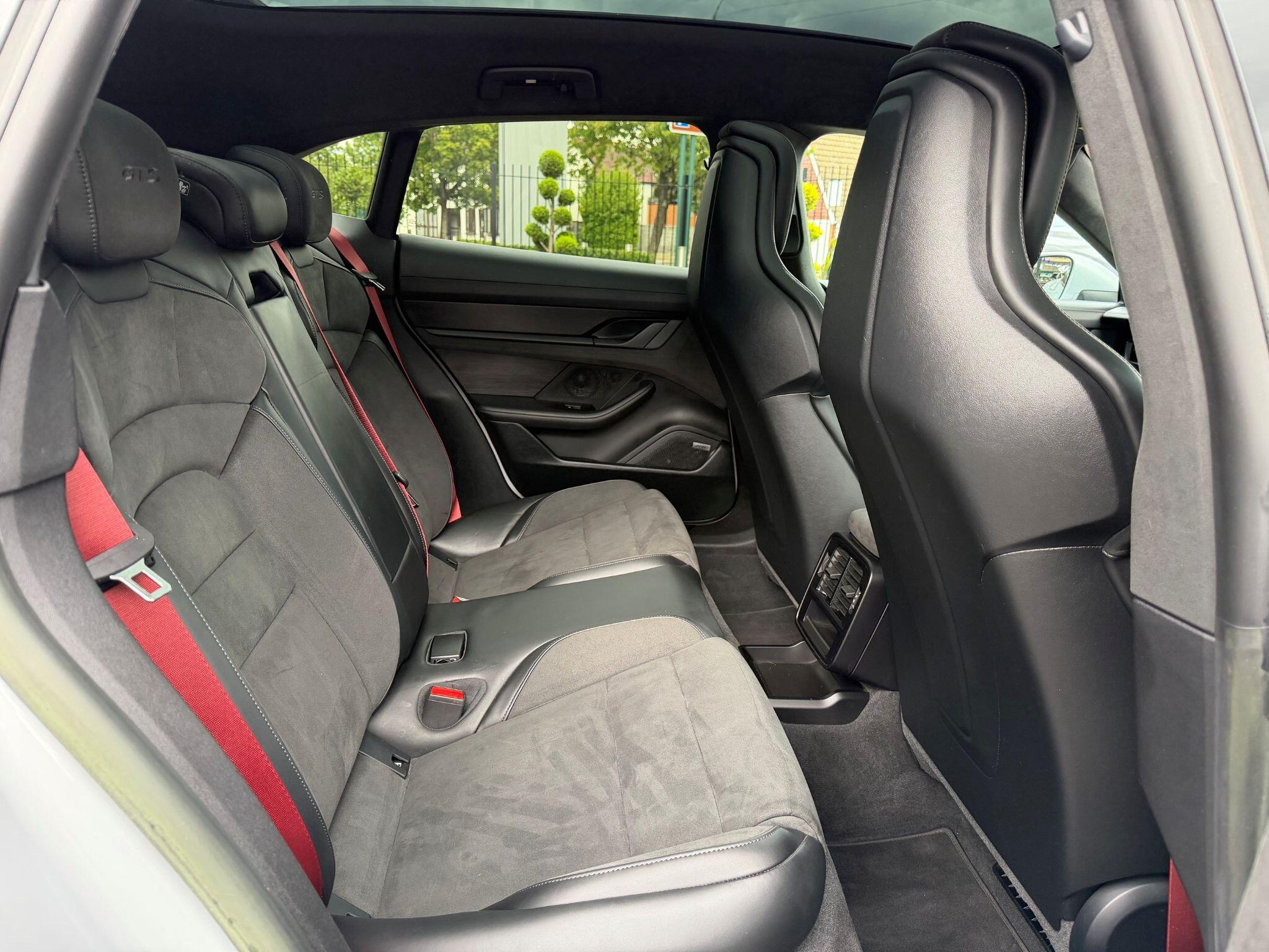 Porsche Taycan view 18