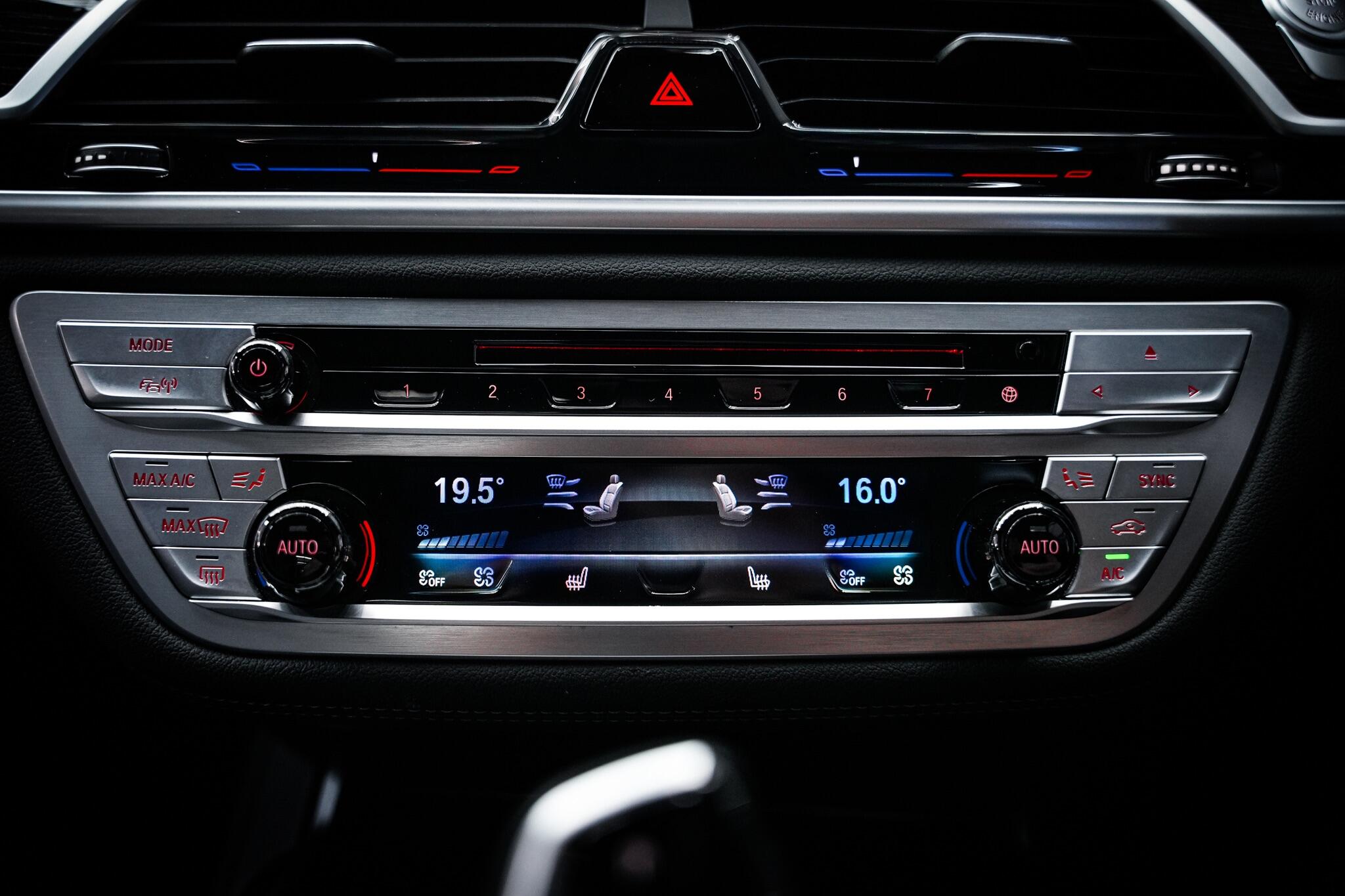 BMW 7 Series view 46