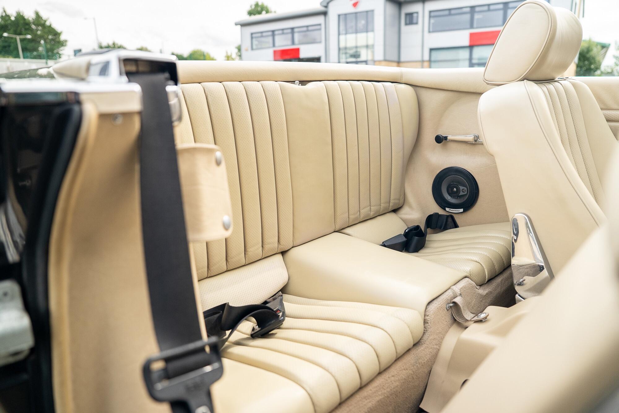 Mercedes-Benz 500 SL view 24