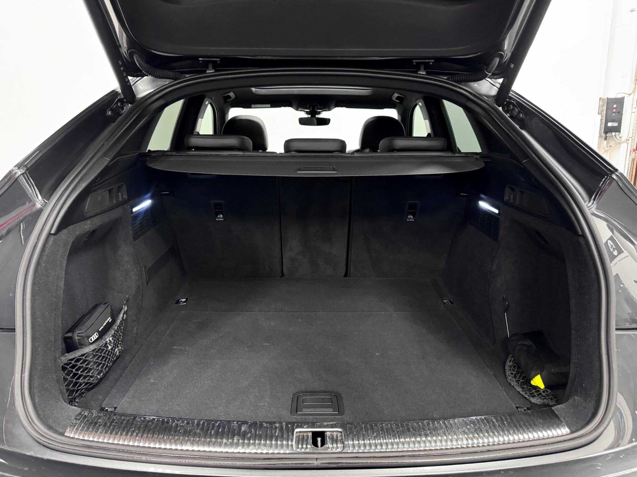 Audi Q5 view 7