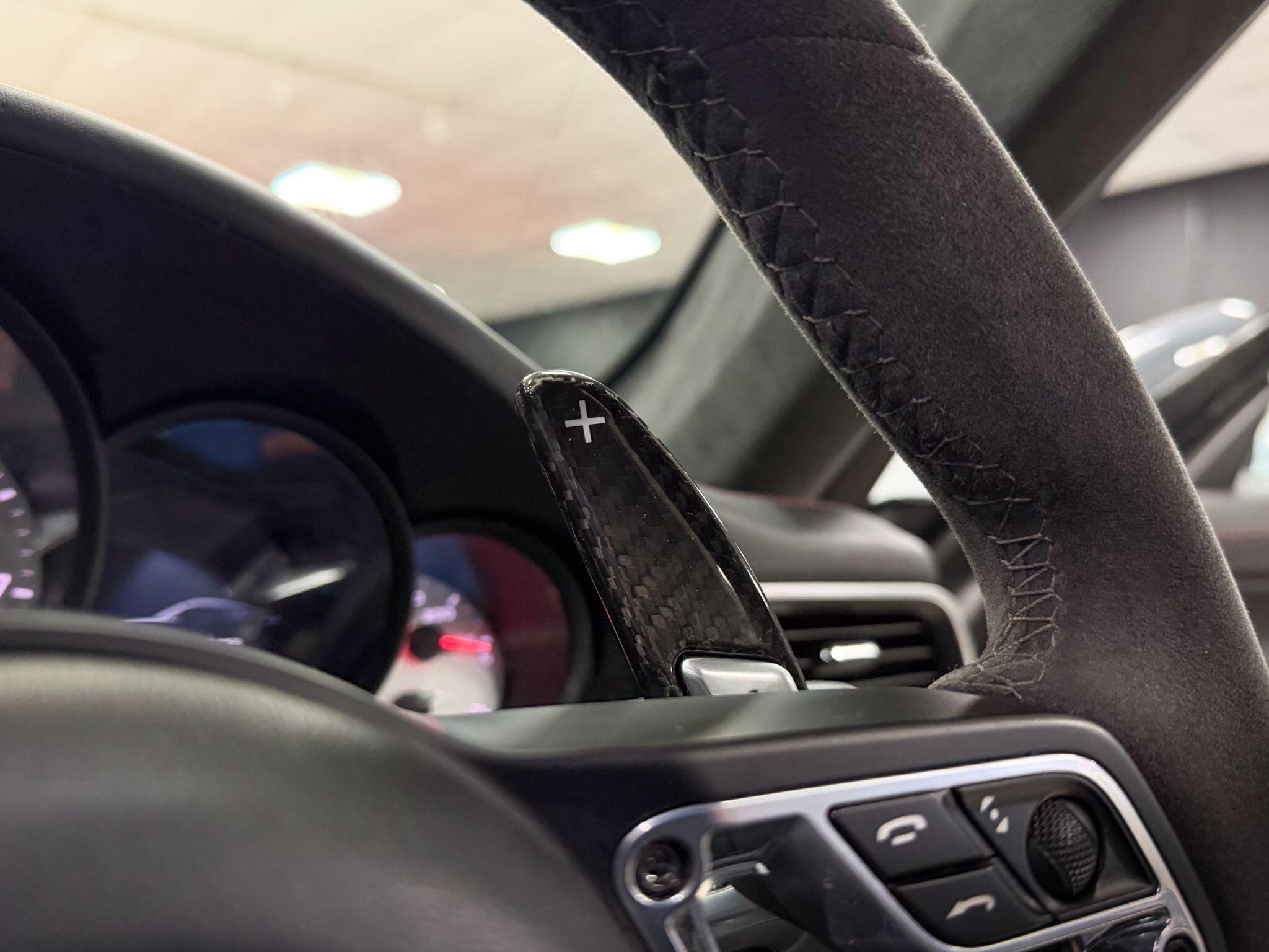 Porsche 911 view 32