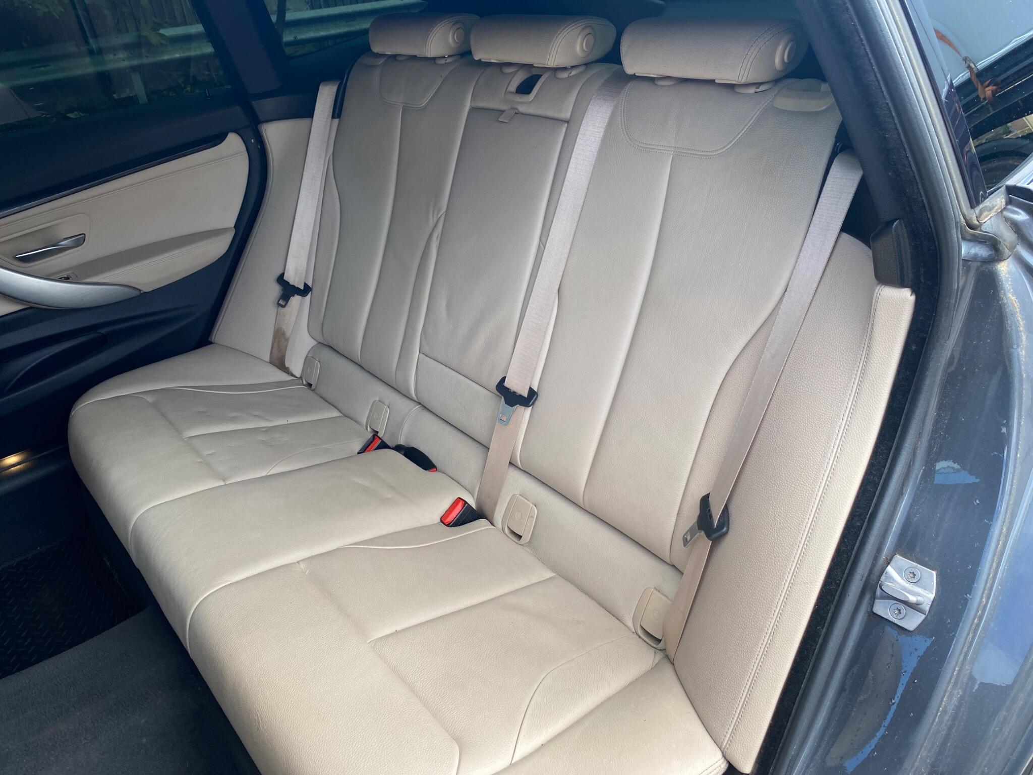 BMW 3 Series view 24