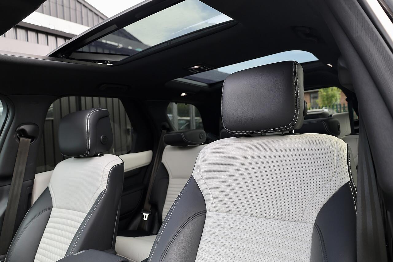 Land Rover Discovery 3 view 12
