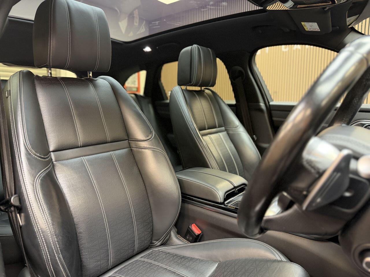 Land Rover Range Rover Velar view 31