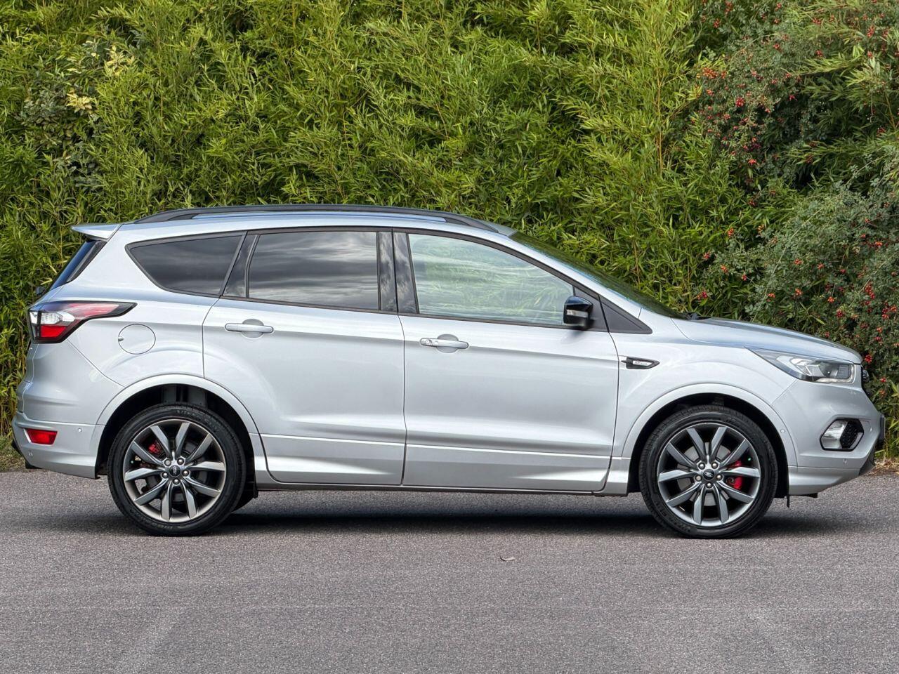 Ford Kuga view 3