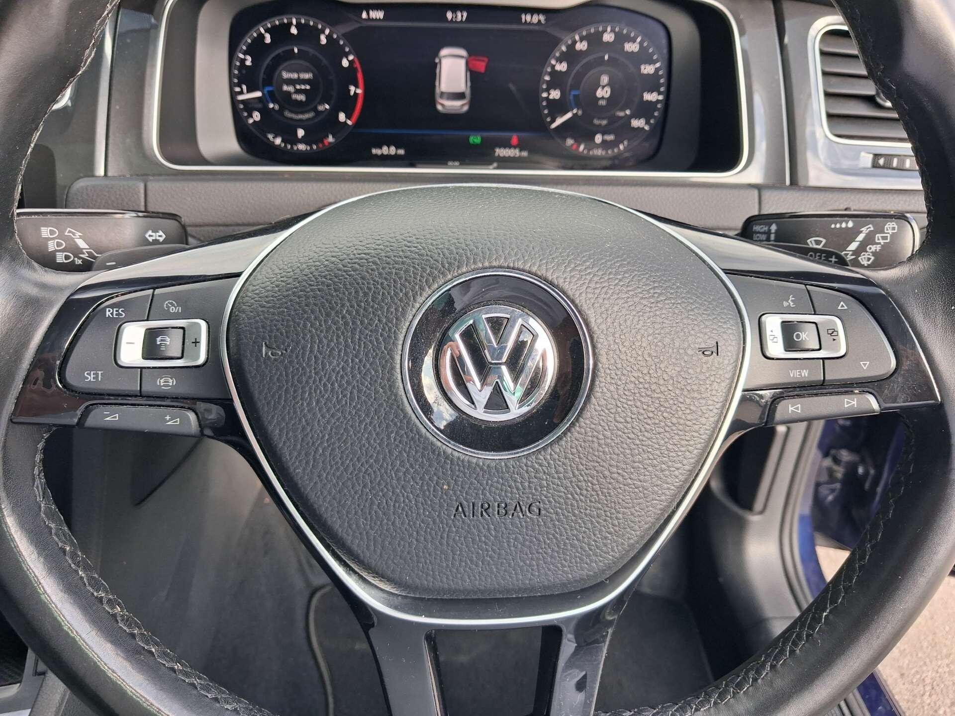 Volkswagen Golf view 47