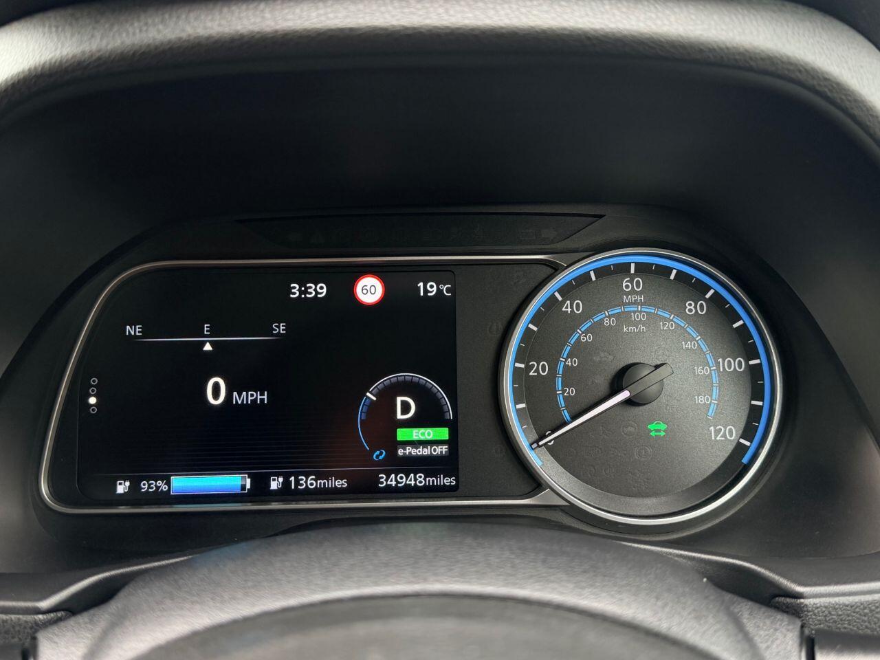 Nissan Leaf view 35