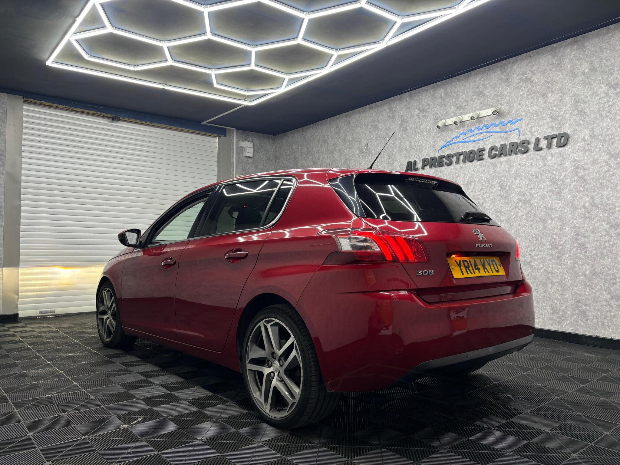 Peugeot 308 view 6
